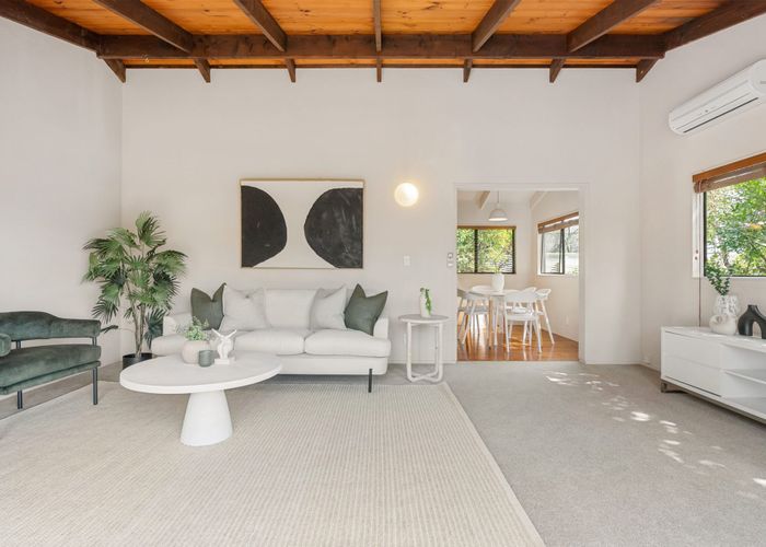  at 2/46 Matipo Road, Mairangi Bay, North Shore City, Auckland