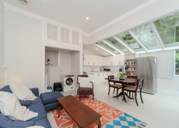  at 51 Garden Road, Northland, Wellington