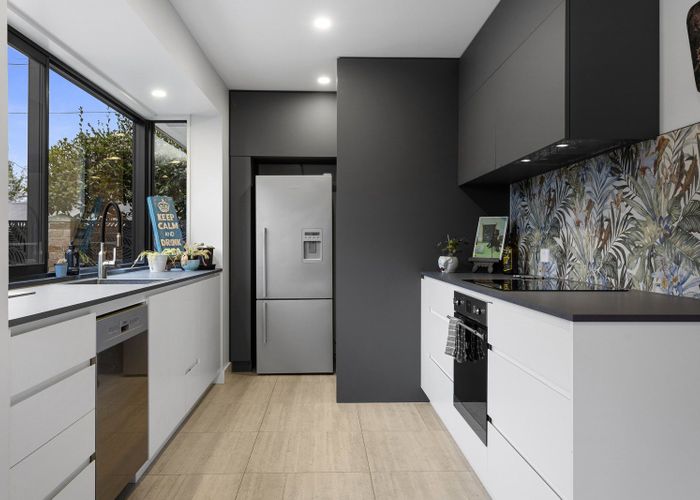  at 33 Dee Street, St Albans, Christchurch