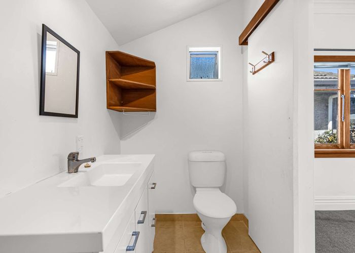  at 1008A Saint Aubyn St East, Parkvale, Hastings, Hawke's Bay