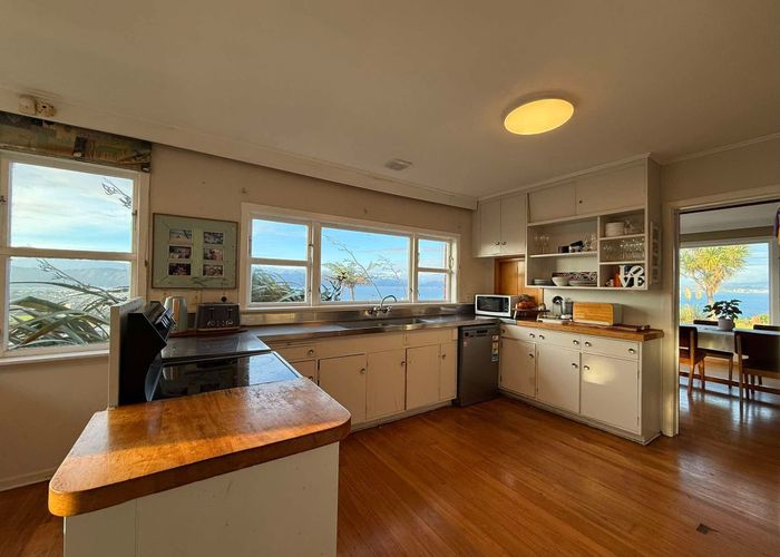  at 17 Rakeiora Grove, Korokoro, Lower Hutt, Wellington