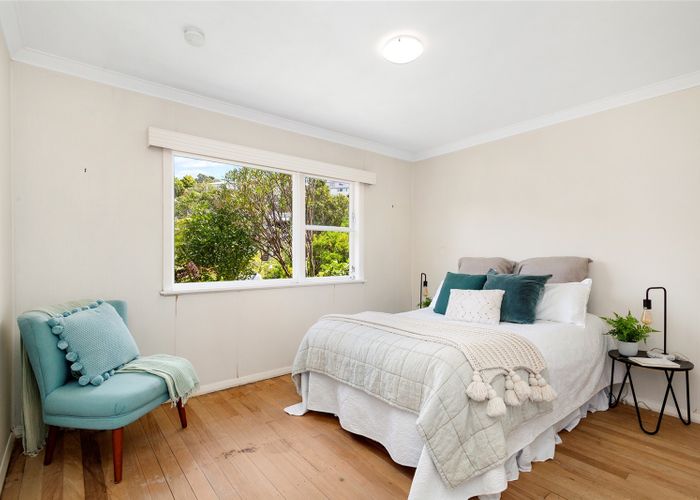  at 6 Lane Crescent, Tawa, Wellington
