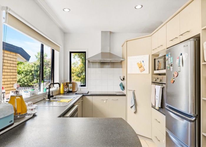  at 2/19 Howe Street, Howick, Auckland