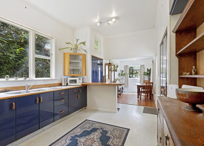  at 82 Farnham Street, Mornington, Wellington