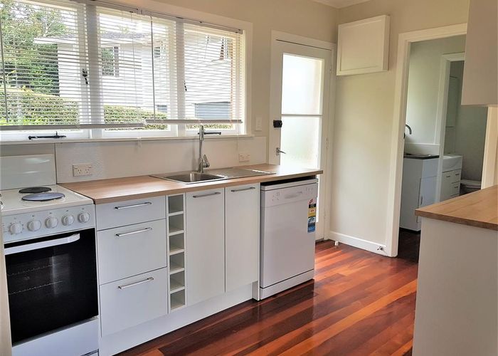  at 1/52 Exmouth Road, Northcote, North Shore City, Auckland
