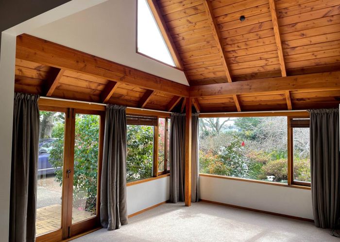  at 1/60 Shakespeare Road, Milford, Auckland