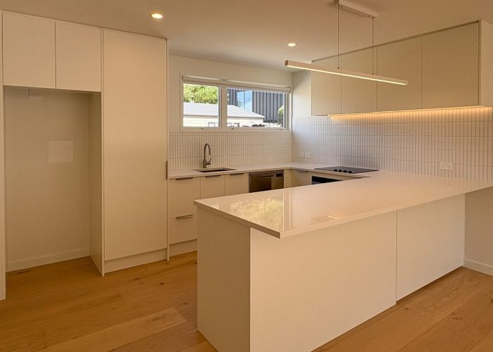  at 2/14 Nayland Street, Sumner, Christchurch City, Canterbury