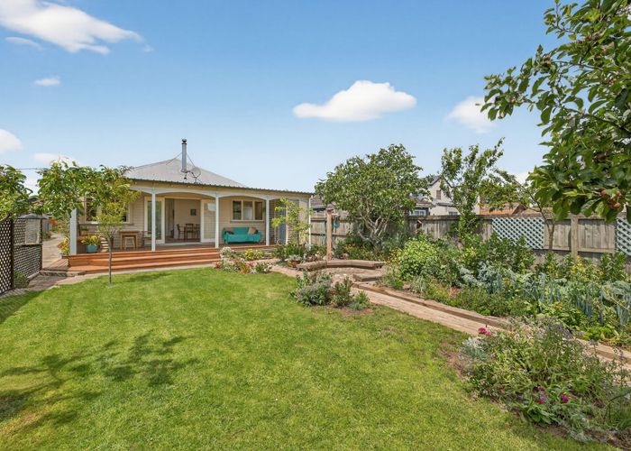  at 33 Thornton Street, Mairehau, Christchurch City, Canterbury