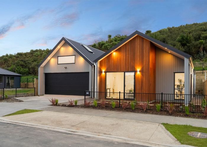  at 32 Streamview Way, Long Bay, North Shore City, Auckland