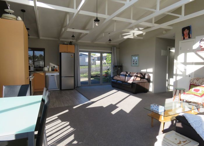  at 1 Fairwinds Place, Hihi