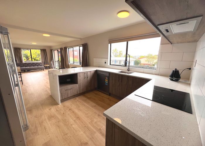  at 2/50A Weldene Avenue, Glenfield, North Shore City, Auckland