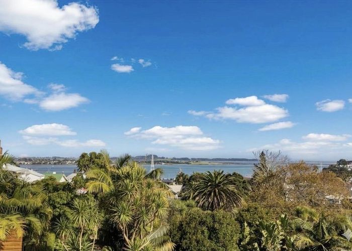  at 2/62 Quadrant Road, Onehunga, Auckland City, Auckland
