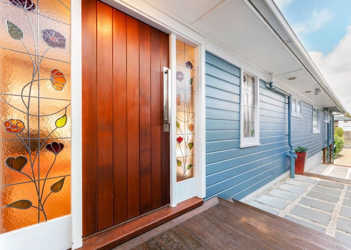  at 9 Agathis Ave, Mairangi Bay, North Shore City