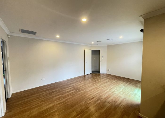  at 4 Walter Haddrell Crescent, Dannemora, Manukau City, Auckland