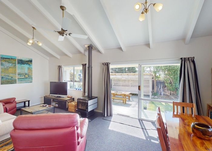  at 43 Kahukura Avenue, Waitārere Beach, Levin