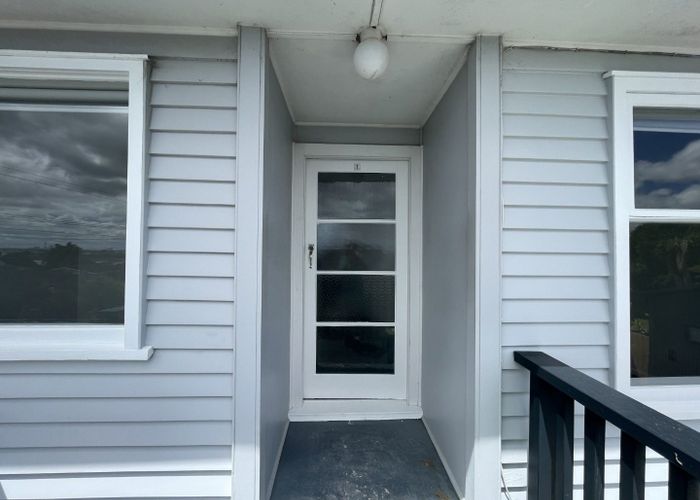  at 1/98 Tirimoana Road, Te Atatu South, Waitakere City, Auckland