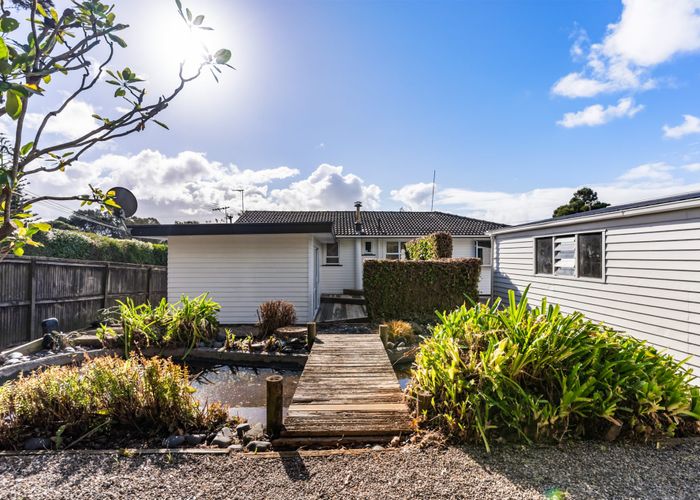  at 66 Cliff View Drive, Green Bay, Auckland
