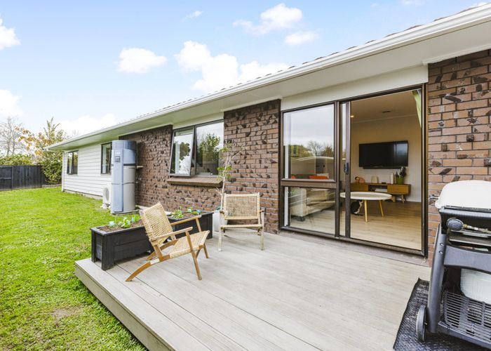  at 9 Elrita Place, Conifer Grove, Takanini