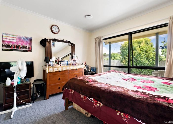  at 4a Fairdene Avenue, Henderson, Waitakere City, Auckland