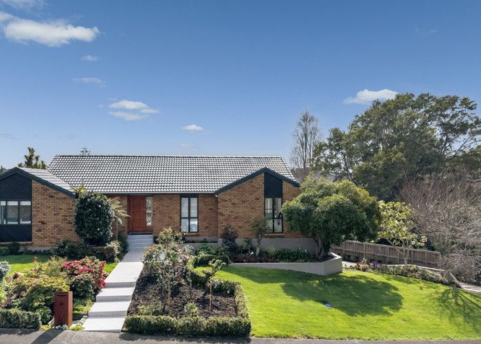  at 16 Rapallo Place, Farm Cove, Manukau City, Auckland