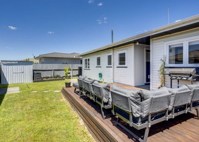  at 11 Magdalen Crescent, Pirimai, Napier