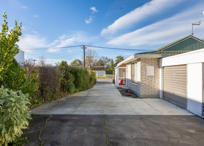  at 2/17 Garreg Road, Fendalton, Christchurch City, Canterbury