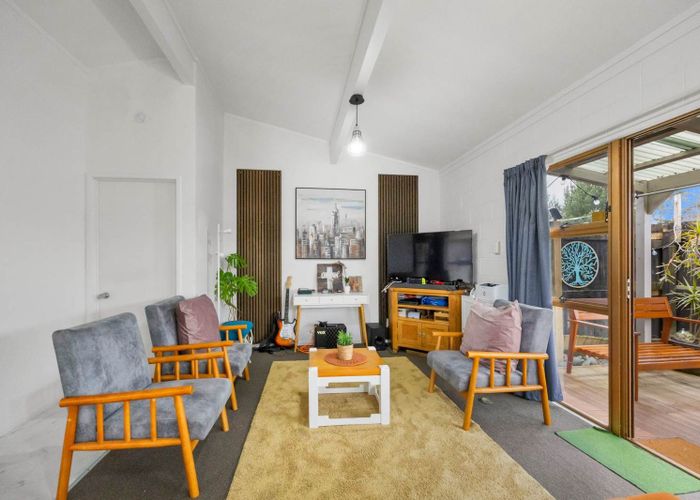  at 1/312 Royal Road, Massey, Waitakere City, Auckland