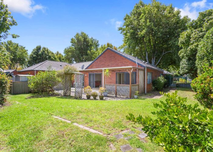  at 2 Westvale Avenue, Ranui, Waitakere City, Auckland