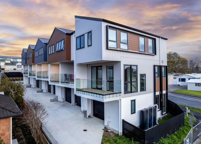  at 4/2 Reeves Road, Pakuranga, Manukau City, Auckland