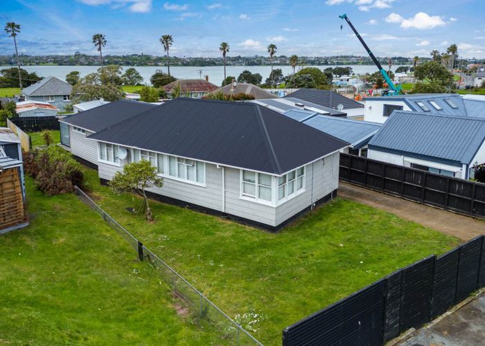  at 20 Pirangi Street, Point England, Auckland City, Auckland