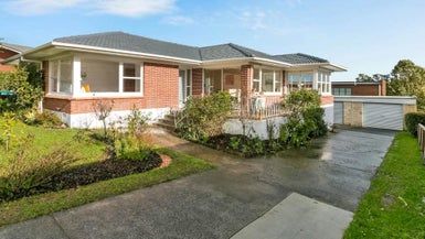  at 8 Jeff Place, Howick, Auckland