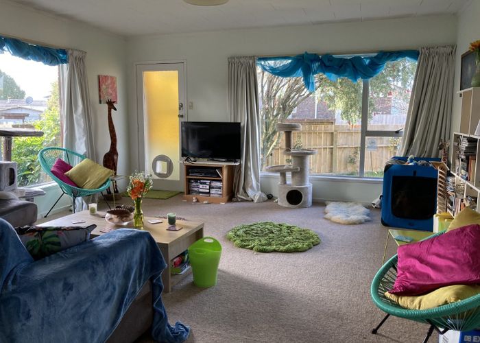  at 2/36 Blacklock  Avenue, Henderson, Waitakere City, Auckland