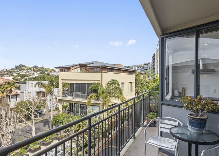  at 2F/5 Furneaux Way, Remuera, Auckland City, Auckland