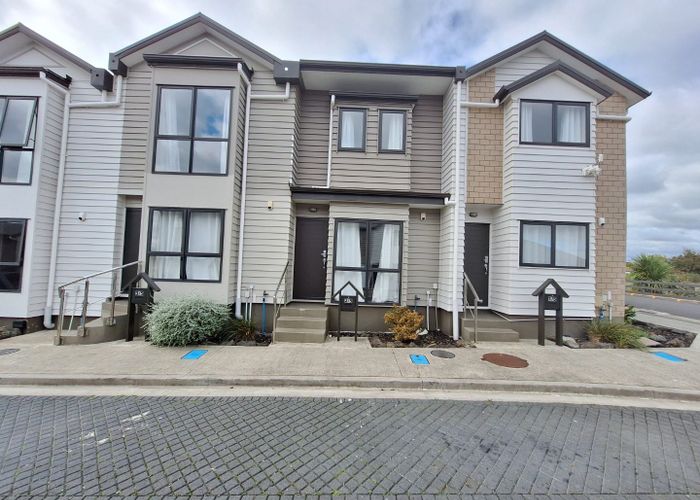  at 2/5 Wallson Crescent, Wiri, Manukau City, Auckland