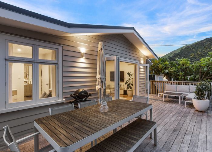  at 2/7 Mountain Road, Mount Wellington, Auckland