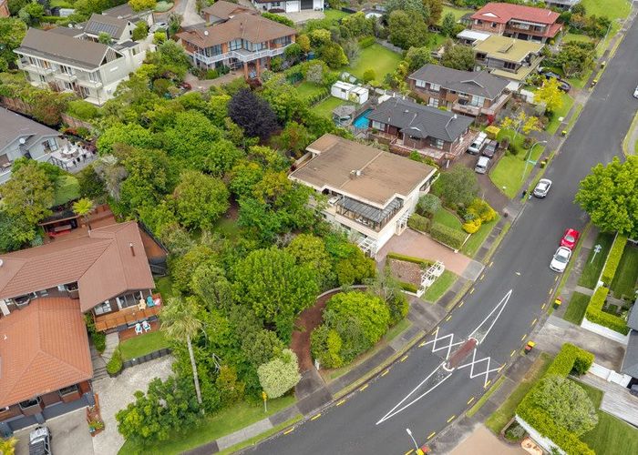  at 33 Castleton Drive, Mellons Bay, Manukau City, Auckland