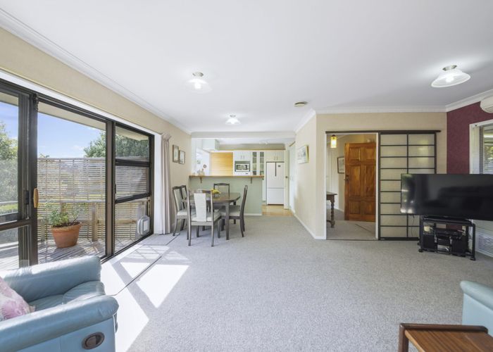 at 2/30 Galloway Crescent, Farm Cove, Auckland