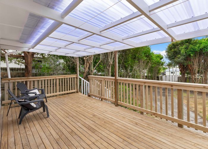  at 8 Marewa Street, Te Atatu South, Waitakere City, Auckland