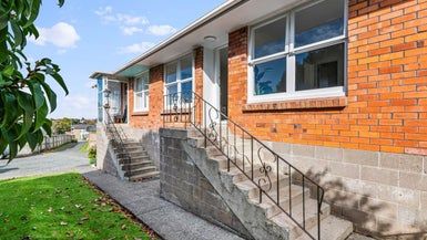  at 2/13 Ellen Avenue, Hillcrest, Auckland