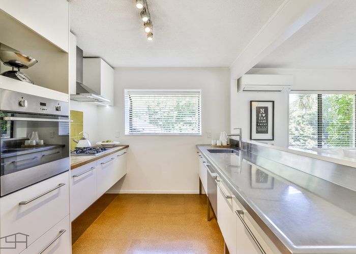  at 11 Woodfern Crescent, Titirangi, Auckland