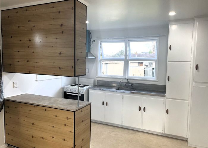  at 27 Universal Drive, Henderson, Waitakere City, Auckland