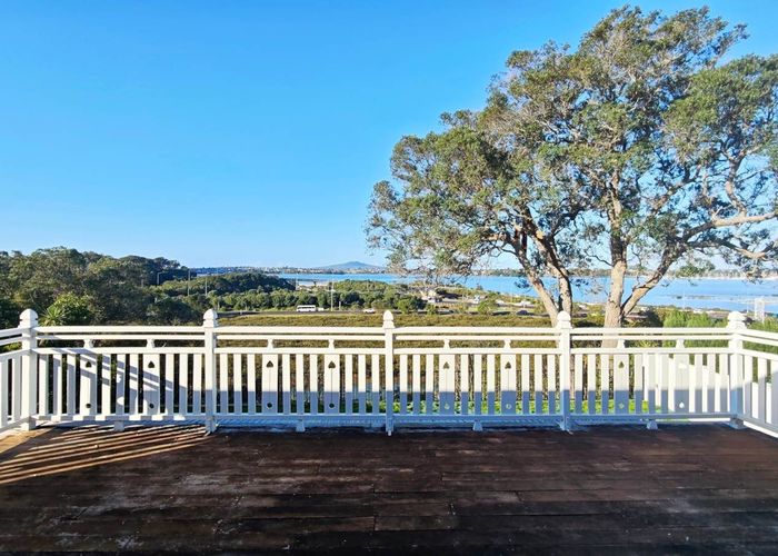  at 17 Waimana Avenue, Northcote Point, North Shore City, Auckland