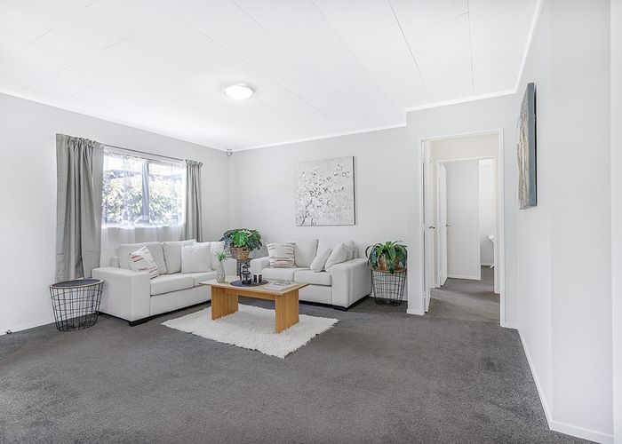  at 2/42 Graham Street, Hamilton East, Hamilton