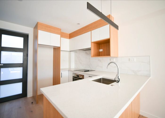  at 4/24 Tomo Street, New Lynn, Auckland