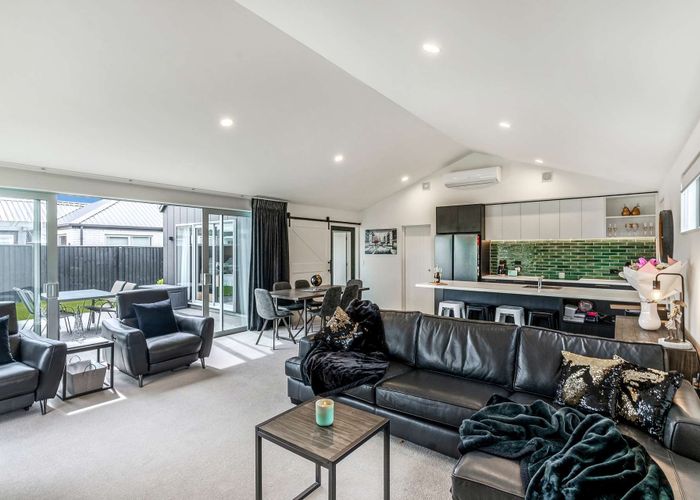  at 8 John Raven LANE, Woodend, Woodend