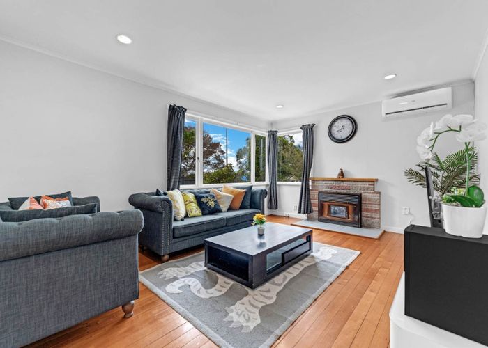  at 1/962 East Coast Road, Torbay, North Shore City, Auckland