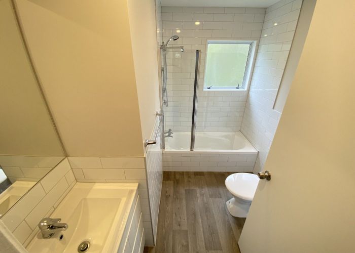  at 5 Meadowvale Rise, Titirangi, Waitakere City, Auckland