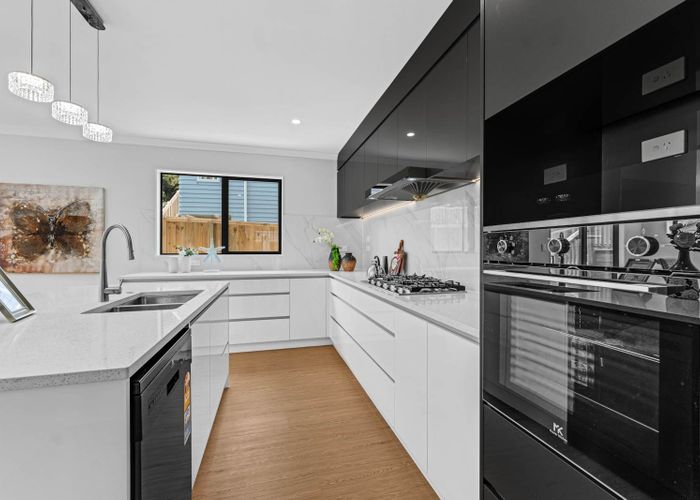  at 2 Mulligan Lane, Opaheke, Papakura, Auckland