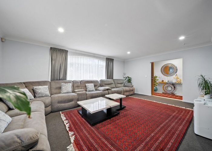  at 35 Croftview Road, Wattle Downs, Manukau City, Auckland
