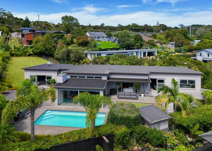  at 35 Pounamu Avenue, Greenhithe, North Shore City, Auckland